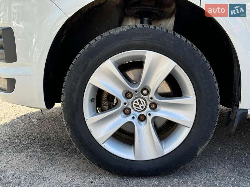 Грузопассажирский фургон Volkswagen Transporter 2016 в Виннице