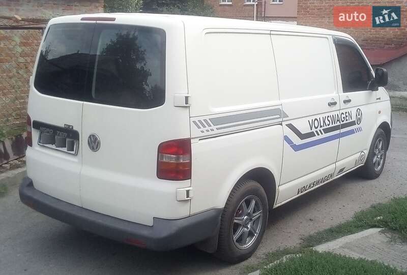 Минивэн Volkswagen Transporter 2006 в Хороле