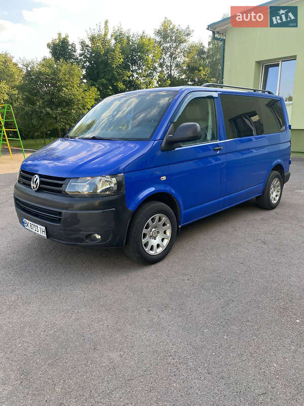 Минивэн Volkswagen Transporter 2010 в Ровно