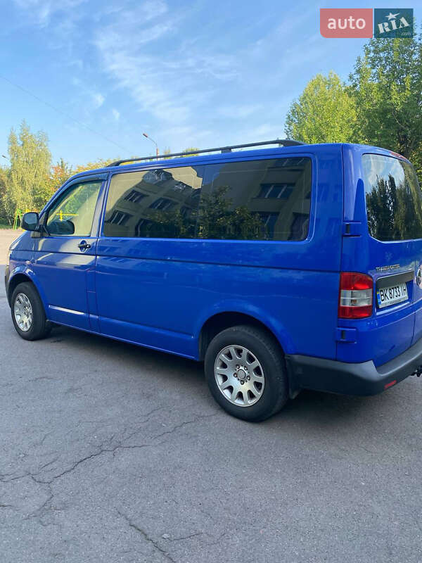 Минивэн Volkswagen Transporter 2010 в Ровно