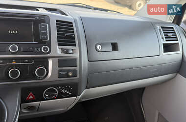 Минивэн Volkswagen Transporter 2012 в 