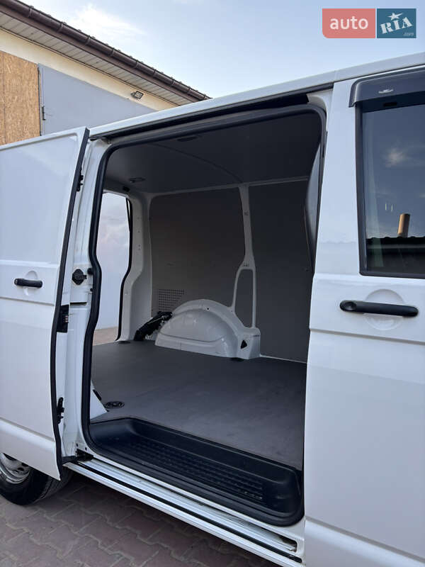 Грузопассажирский фургон Volkswagen Transporter 2015 в Одессе