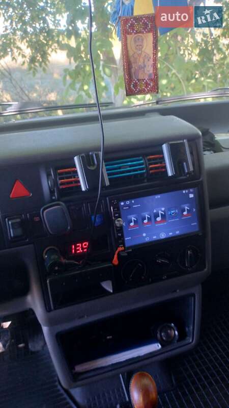 Минивэн Volkswagen Transporter 2001 в Благовещенском
