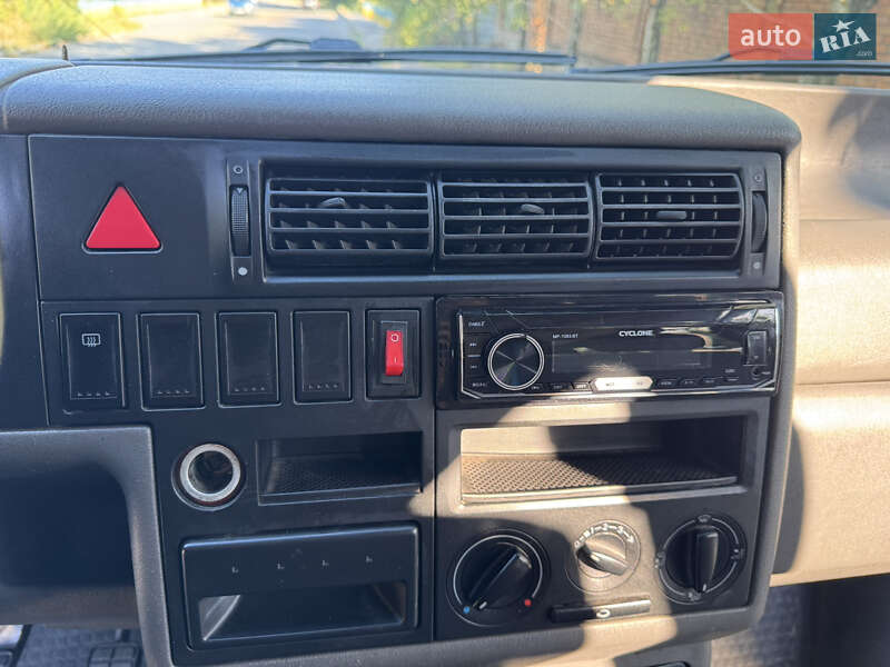Мінівен Volkswagen Transporter 2002 в Кропивницькому