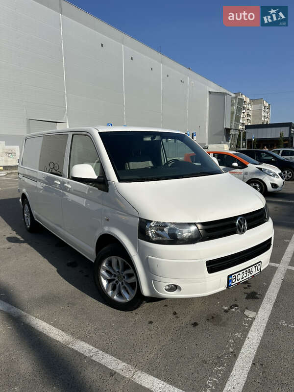 Мінівен Volkswagen Transporter 2012 в 