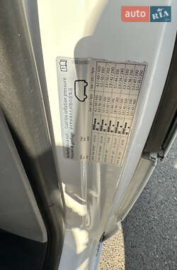 Мінівен Volkswagen Transporter 2012 в 
