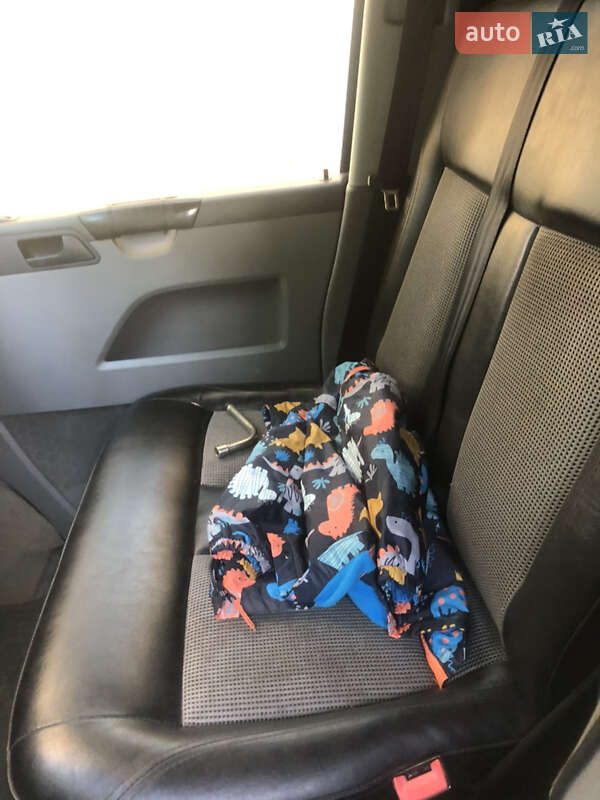 Минивэн Volkswagen Transporter 2006 в Черновцах