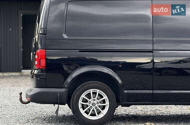 Минивэн Volkswagen Transporter 2019 в 