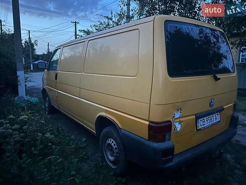 Грузовой фургон Volkswagen Transporter 2002 в Ичне