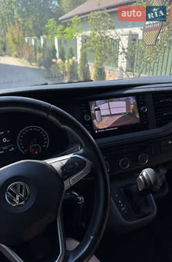 Минивэн Volkswagen Transporter 2019 в 