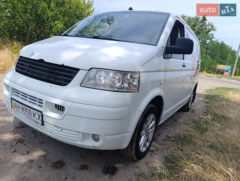 Грузовой фургон Volkswagen Transporter 2004 в Смеле