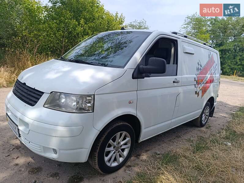 Грузовой фургон Volkswagen Transporter 2004 в Смеле