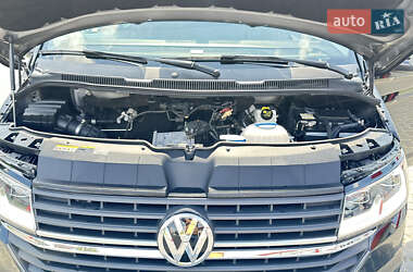 Минивэн Volkswagen Transporter 2021 в 