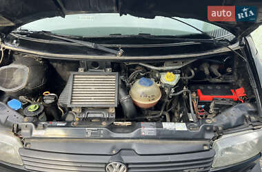 Минивэн Volkswagen Transporter 2000 в 