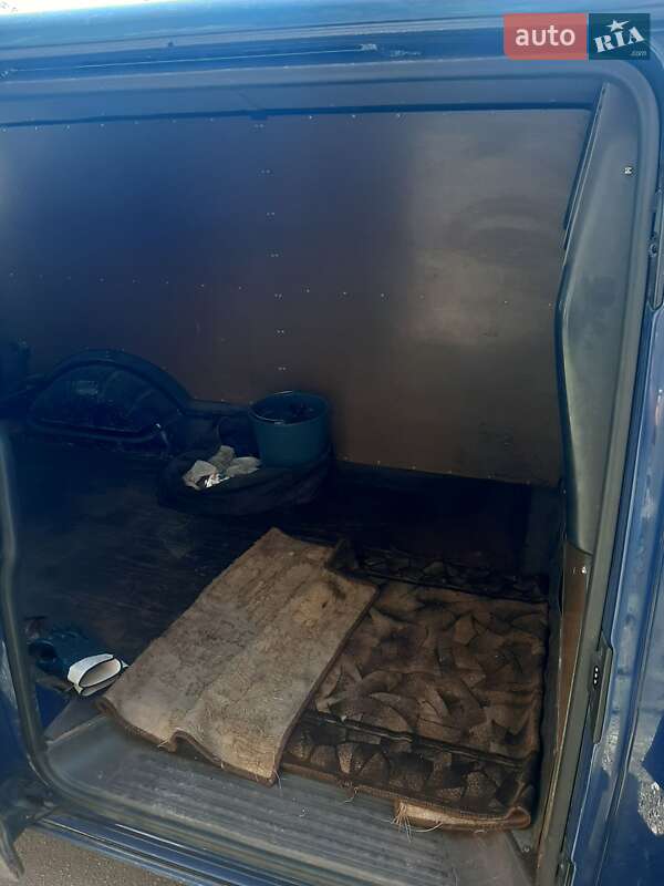 Грузовой фургон Volkswagen Transporter 2006 в Кривом Роге