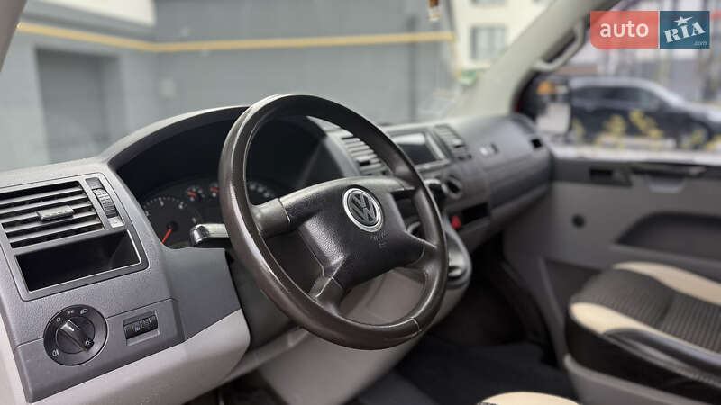 Минивэн Volkswagen Transporter 2004 в Ивано-Франковске