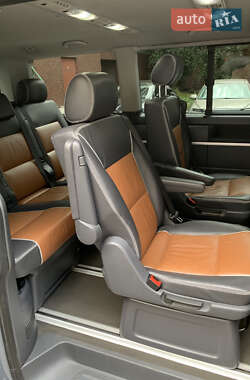 Минивэн Volkswagen Transporter 2013 в 