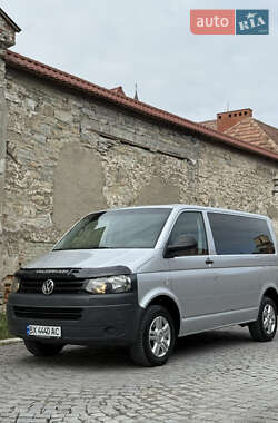 Минивэн Volkswagen Transporter 2011 в 