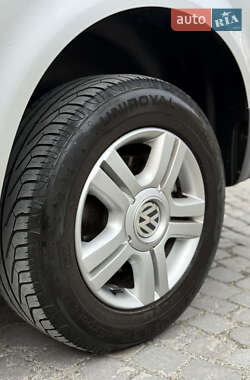 Минивэн Volkswagen Transporter 2011 в 