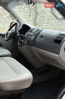 Минивэн Volkswagen Transporter 2011 в 