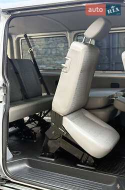 Минивэн Volkswagen Transporter 2011 в 