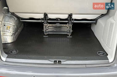 Минивэн Volkswagen Transporter 2011 в 