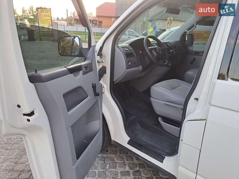 Мікроавтобус Volkswagen Transporter 2004 в Тячеві
