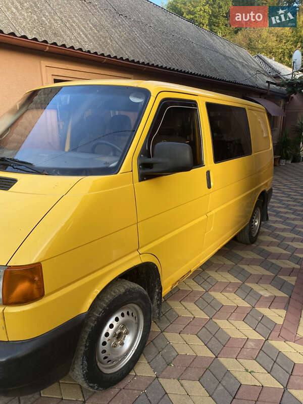 Грузопассажирский фургон Volkswagen Transporter 1999 в Ужгороде