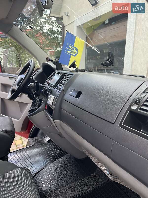 Минивэн Volkswagen Transporter 2004 в Черновцах