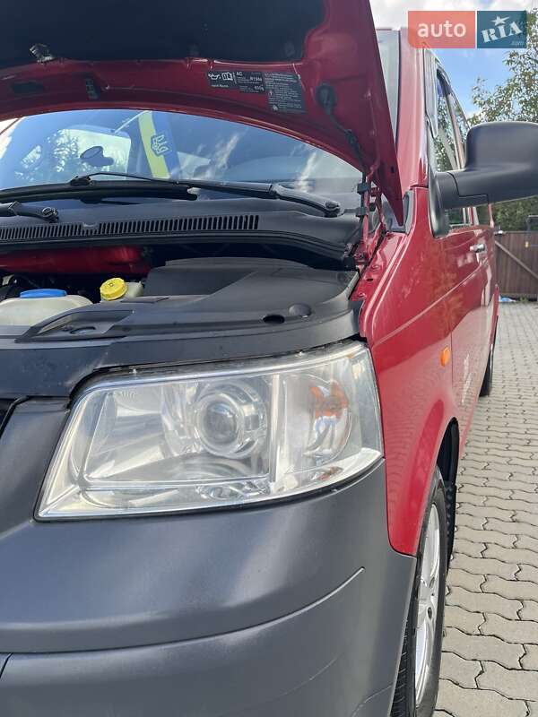 Минивэн Volkswagen Transporter 2004 в Черновцах