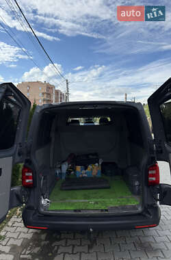 Минивэн Volkswagen Transporter 2017 в 