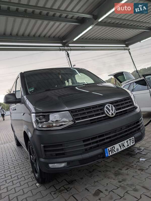 Минивэн Volkswagen Transporter 2018 в 