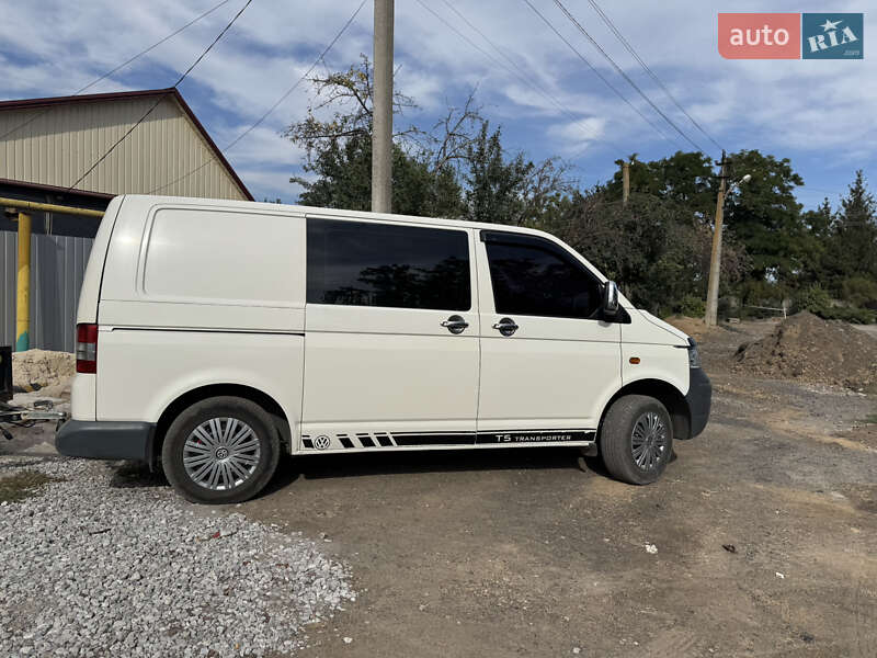 Микроавтобус Volkswagen Transporter 2004 в Зеленодольской