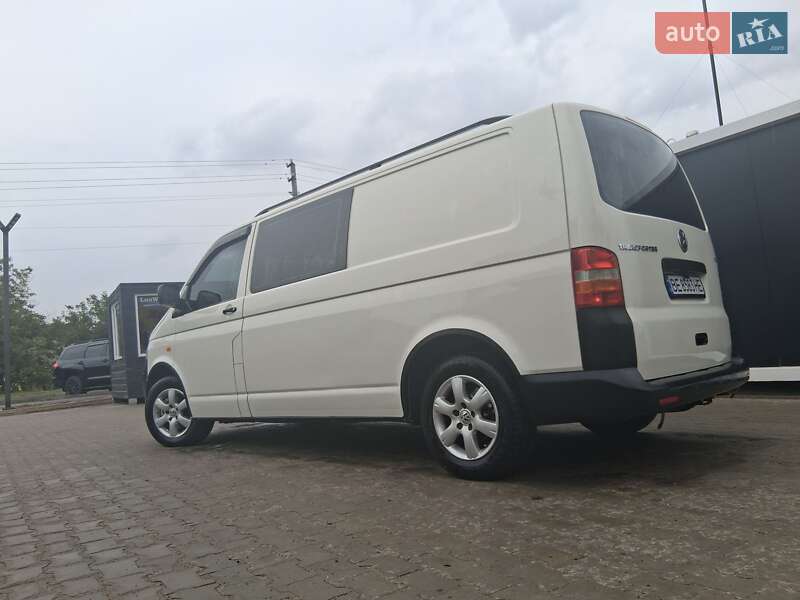 Грузовой фургон Volkswagen Transporter 2006 в Николаеве