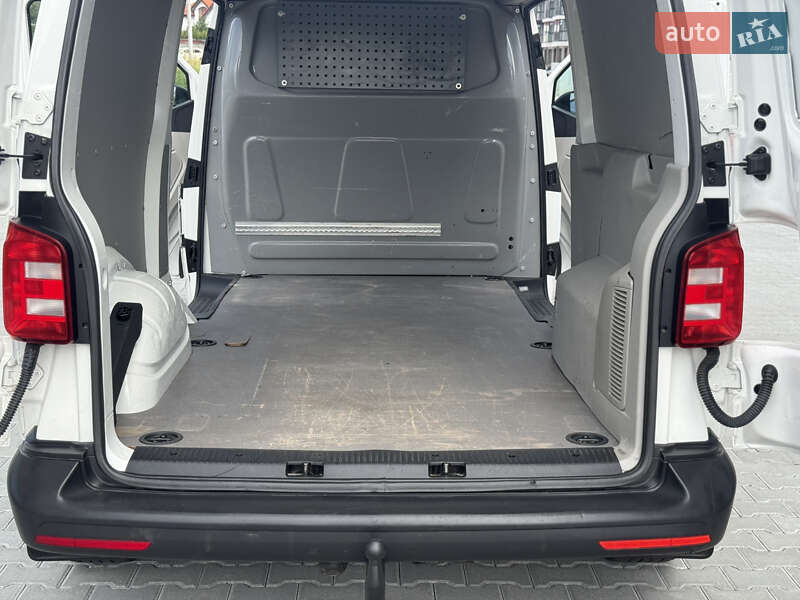 Грузовой фургон Volkswagen Transporter 2017 в Ровно