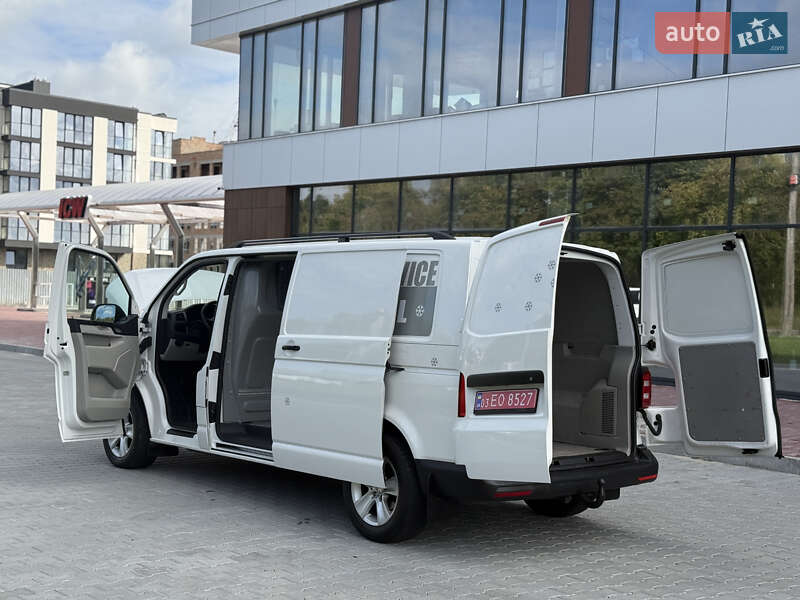 Грузовой фургон Volkswagen Transporter 2017 в Ровно