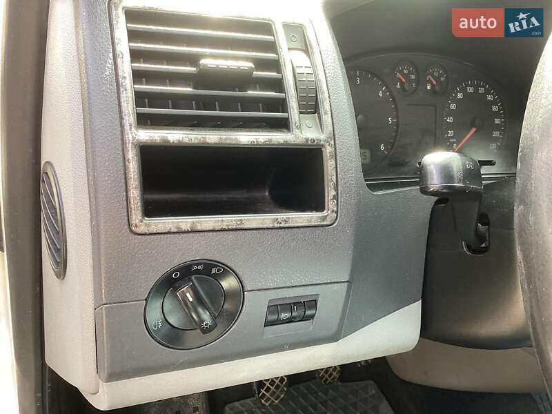 Мінівен Volkswagen Transporter 2004 в Великих Лучках