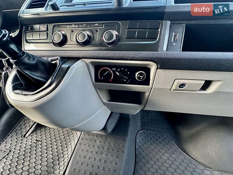 Минивэн Volkswagen Transporter 2017 в Трускавце