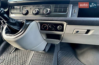 Минивэн Volkswagen Transporter 2017 в 