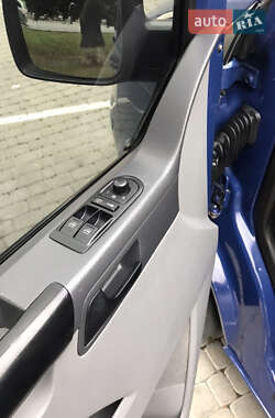 Минивэн Volkswagen Transporter 2006 в 