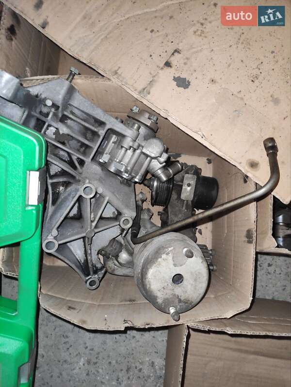 Грузовой фургон Volkswagen Transporter 2002 в Святопетровское