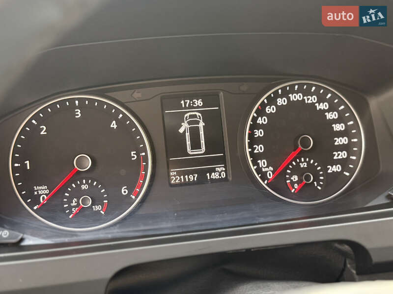 Грузовой фургон Volkswagen Transporter 2015 в Тячеве