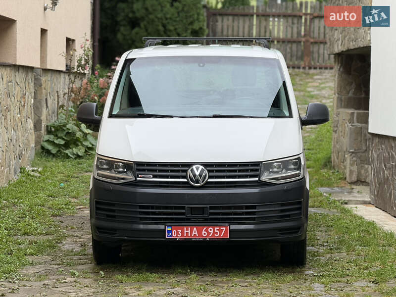 Грузовой фургон Volkswagen Transporter 2015 в Тячеве