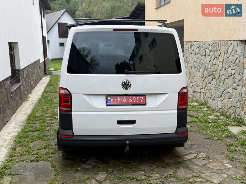 Грузовой фургон Volkswagen Transporter 2015 в Тячеве