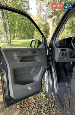 Минивэн Volkswagen Transporter 2020 в 