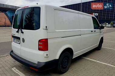 Грузовой фургон Volkswagen Transporter 2017 в 