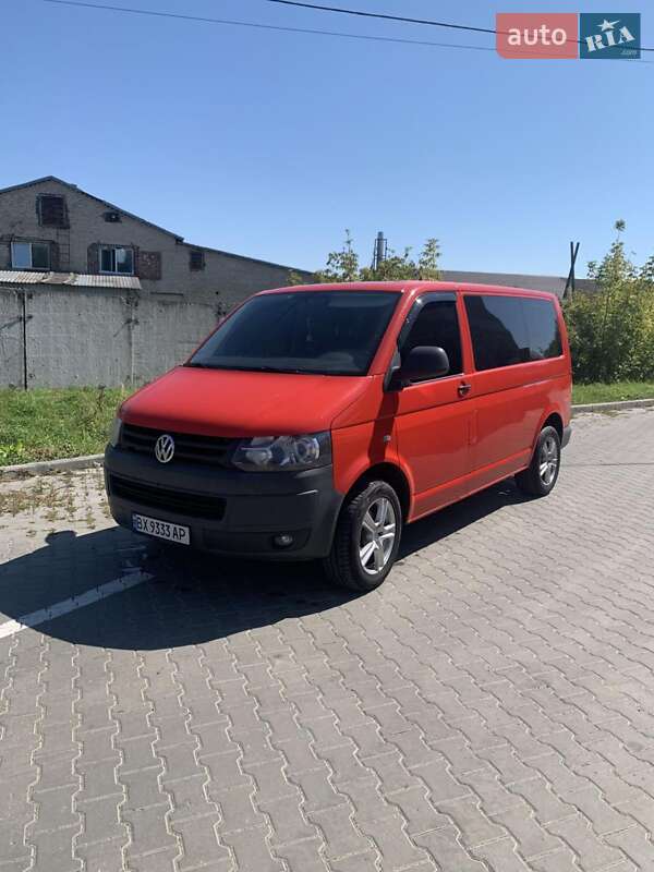 Минивэн Volkswagen Transporter 2010 в 