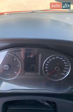 Минивэн Volkswagen Transporter 2010 в 