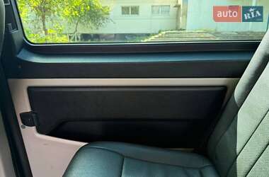 Минивэн Volkswagen Transporter 2016 в 