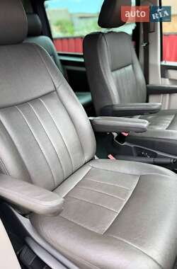 Минивэн Volkswagen Transporter 2016 в 